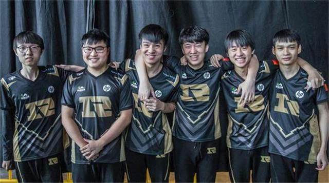 在这些对话 在这些对话